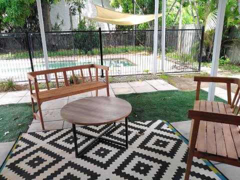 Stranded? Nowhere To Stay? Sanitised Apartment, Sleeps 4, Netflix, Wifi, Pool - Your Accommodation 3