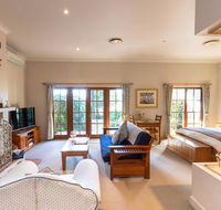 Strathearn Park Lodge - Your Accommodation
