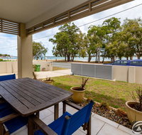 Stunning Waterfront Home with pool - Sylvan Beach Esp Bellara - Your Accommodation