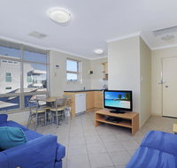 Stylish Comfortable 2 bdrm Glenelg North - Your Accommodation