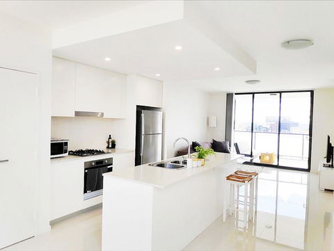 Stylish Liverpool 2Bed 2Bath Apartment -Skyline Views! -Masks Provided - Your Accommodation 2