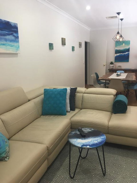 Stylish North Perth On Cafe Strip - Your Accommodation 1
