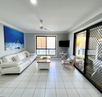 STYLISH RESIDENCE LARGE PRIVATE YARD - CLOSE TO DREAMWORLD - Your Accommodation