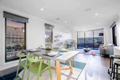 StylishTownhouse@Narre Warren/TrainStation/SC - Your Accommodation 3