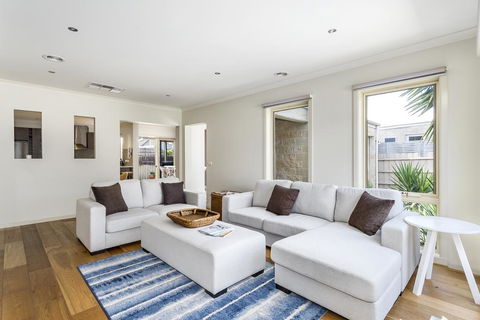 Summer Breeze - Your Accommodation 0