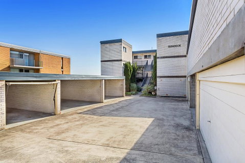 Sundeck, Unit 8/51 Ronald Avenue - Your Accommodation 3