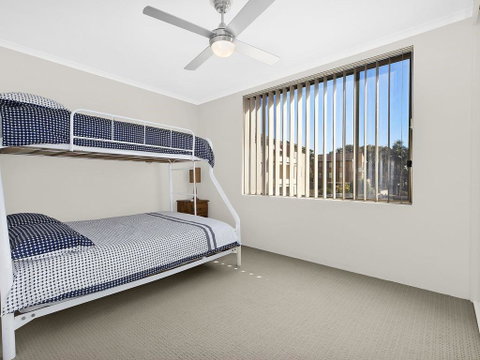 Sundowner Apartment 10 - Your Accommodation 3