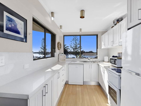 Sundowner Apartment 2 - Your Accommodation 1
