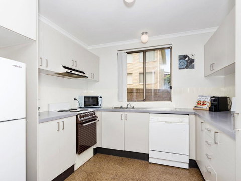 Sundowner Apartment 5 - Your Accommodation 2