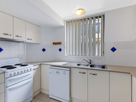 Sundowner Apartment 9 - Your Accommodation 3