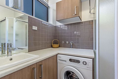 Sunset Court, Unit 1/3 Resthaven Avenue - Your Accommodation 1