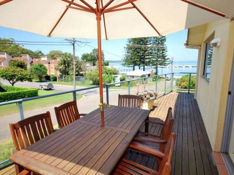 Sunset Place' 1/29 Sunset Boulevard- Gorgeous Townhouse So Close To The Water - Your Accommodation 0