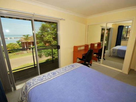 Sunset Place' 1/29 Sunset Boulevard- Gorgeous Townhouse So Close To The Water - Your Accommodation 2
