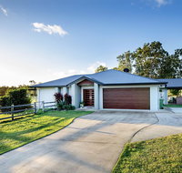 Sunset Retreat Airlie Beach Rural Getaway - Your Accommodation