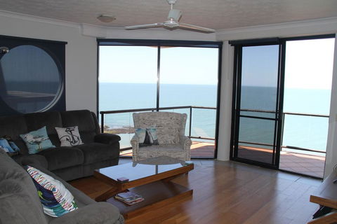 Sunset Sails Redcliffe - Your Accommodation 3