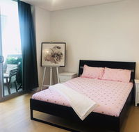 Sunset view 2 bedroom apt next to station - Your Accommodation