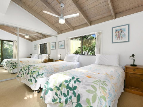 Sunshine Beach Serenity And Pet Friendly ! 9 Seaview Terrace, Sunshine Beach, QLD 4567 - Your Accommodation 3