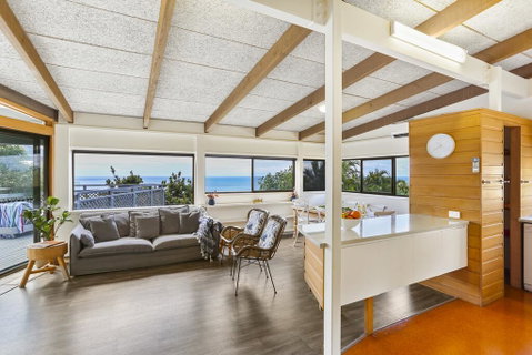 Sunshine Beach Shack - Your Accommodation 3