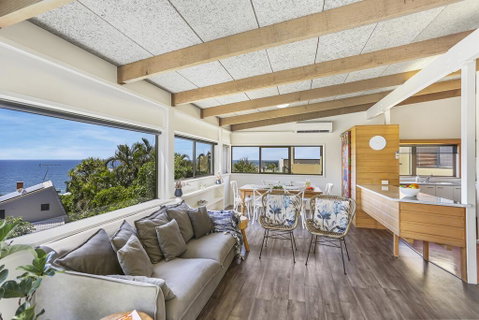 Sunshine Beach Shack - Your Accommodation 1