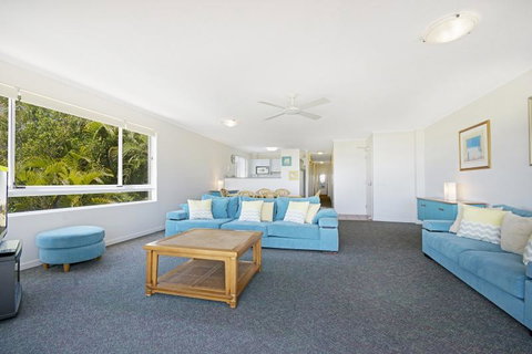 Sunshine Cove, Across The Road From The Beach - Your Accommodation 2