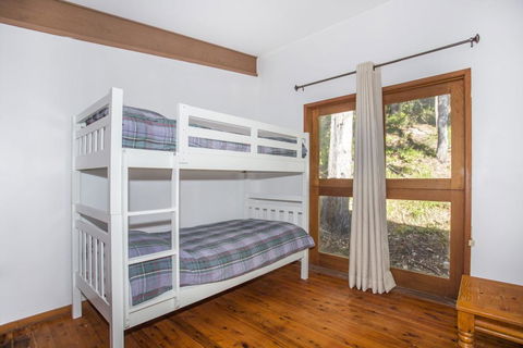 Surfers Ave 17 Narrawallee - Your Accommodation 0