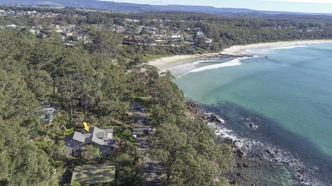 Surfers Ave Retreat Narrawallee - Your Accommodation 0
