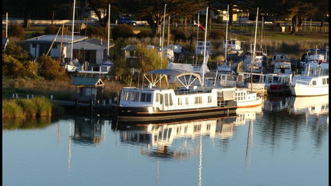 Swamp Fox Luxury 2BR Dutch Barge - Your Accommodation 0
