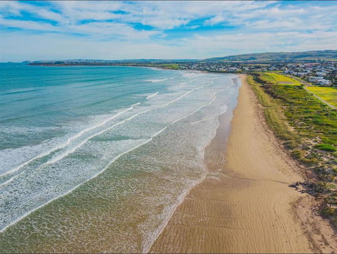 Tahren Beachfront Shack - Your Accommodation 2