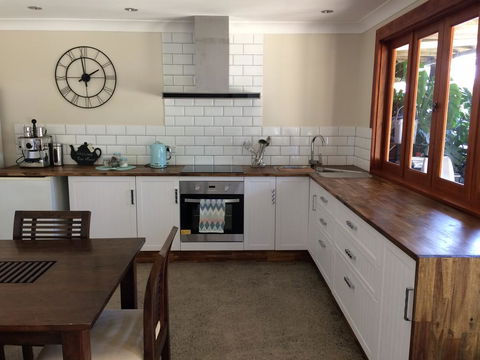 TAKURA HEIGHTS Modern Country Apartment With Pool Access - Your Accommodation 2