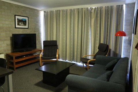 Tanderra 4 - Your Accommodation 3