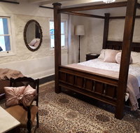 Tanilba House - Your Accommodation