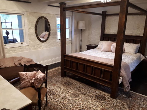 Tanilba House - Your Accommodation 0