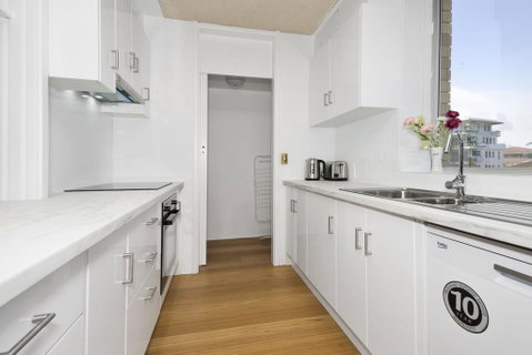 Tasman Towers - Unit 13 - Your Accommodation 2