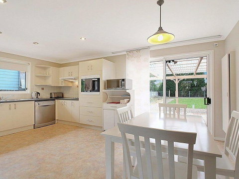 That Pink House! - Comfortable Home Away From Home - Your Accommodation 3