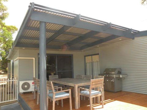 The Anchorage - Your Accommodation 1
