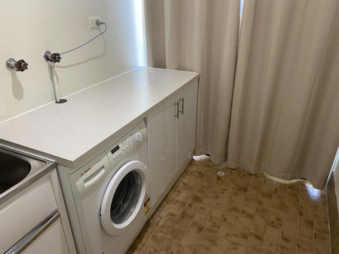 The Anchorage - Your Accommodation 1