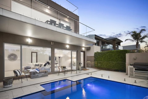The Aston - Your Accommodation 0