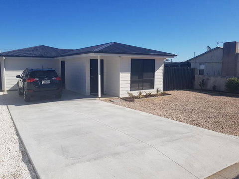 The Baltimore - Family Home Getaway - Your Accommodation 1