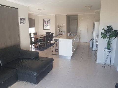 The Baltimore - Family Home Getaway - Your Accommodation 2