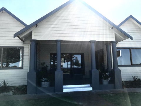 The Beach House & Villas - Your Accommodation 1