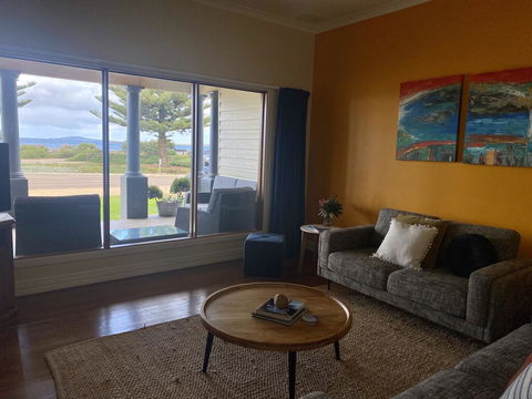 The Beach House & Villas - Your Accommodation 2