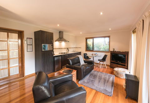 Parnella Kettering - Your Accommodation 2