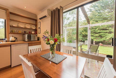 Parnella Kettering - Your Accommodation 13