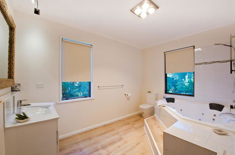 Parnella Kettering - Your Accommodation 9