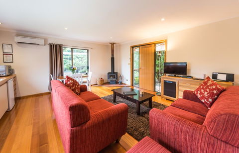 Parnella Kettering - Your Accommodation 11