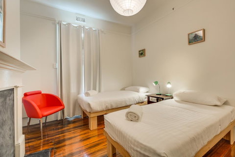 Brampton Cottage - Your Accommodation 13