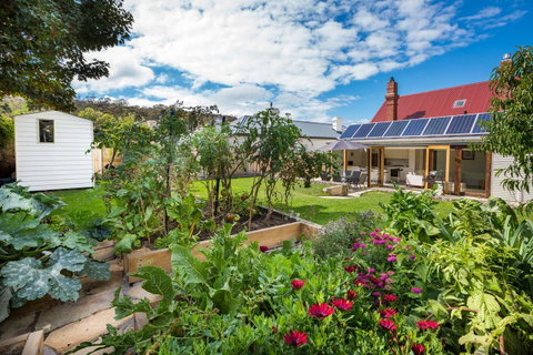 Brampton Cottage - Your Accommodation 9