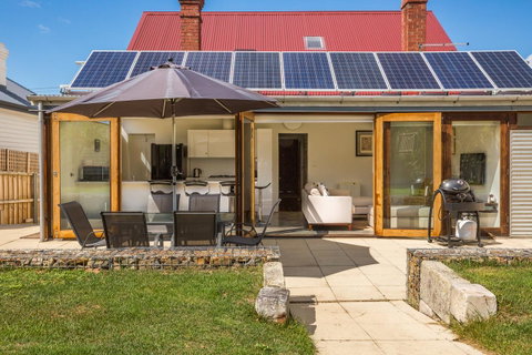 Brampton Cottage - Your Accommodation 7