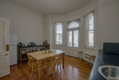 Roxburgh House Apartments - Your Accommodation 15