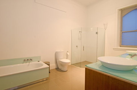 Roxburgh House Apartments - Your Accommodation 30
